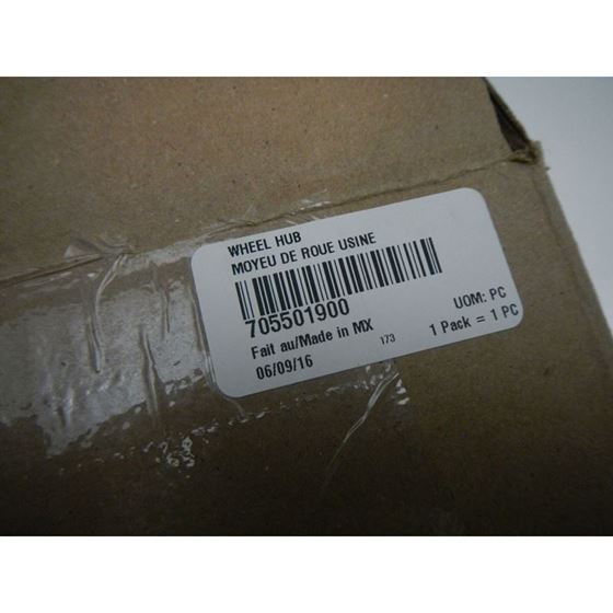 Can Am Maverick 1000 front wheel hub OEM NEW #705501900